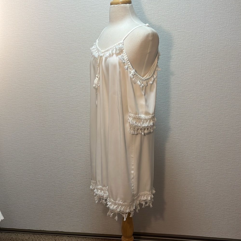 Elegant White Dress - Picture 4 of 12